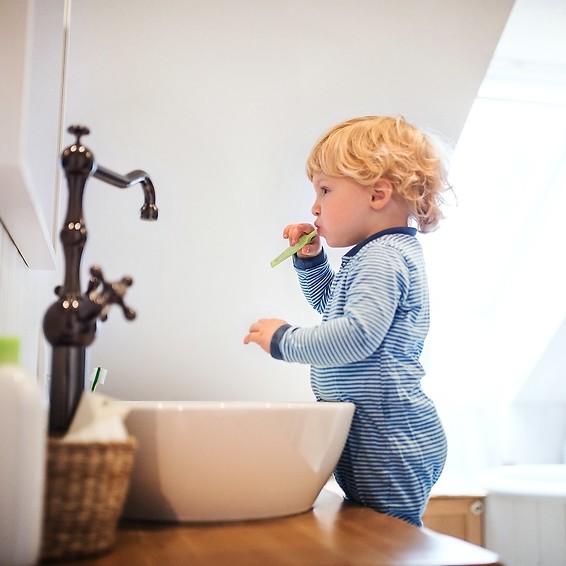 Jak zaaranżować funkcjonalną łazienkę dla dzieci